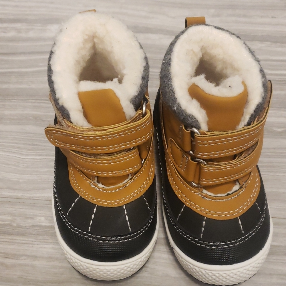 Never Worn Joe Fresh Toddler 5 Cozy Boots